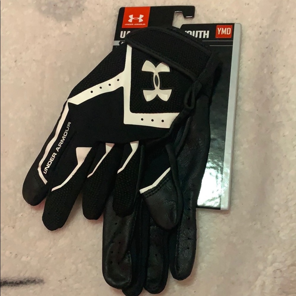 Batting gloves